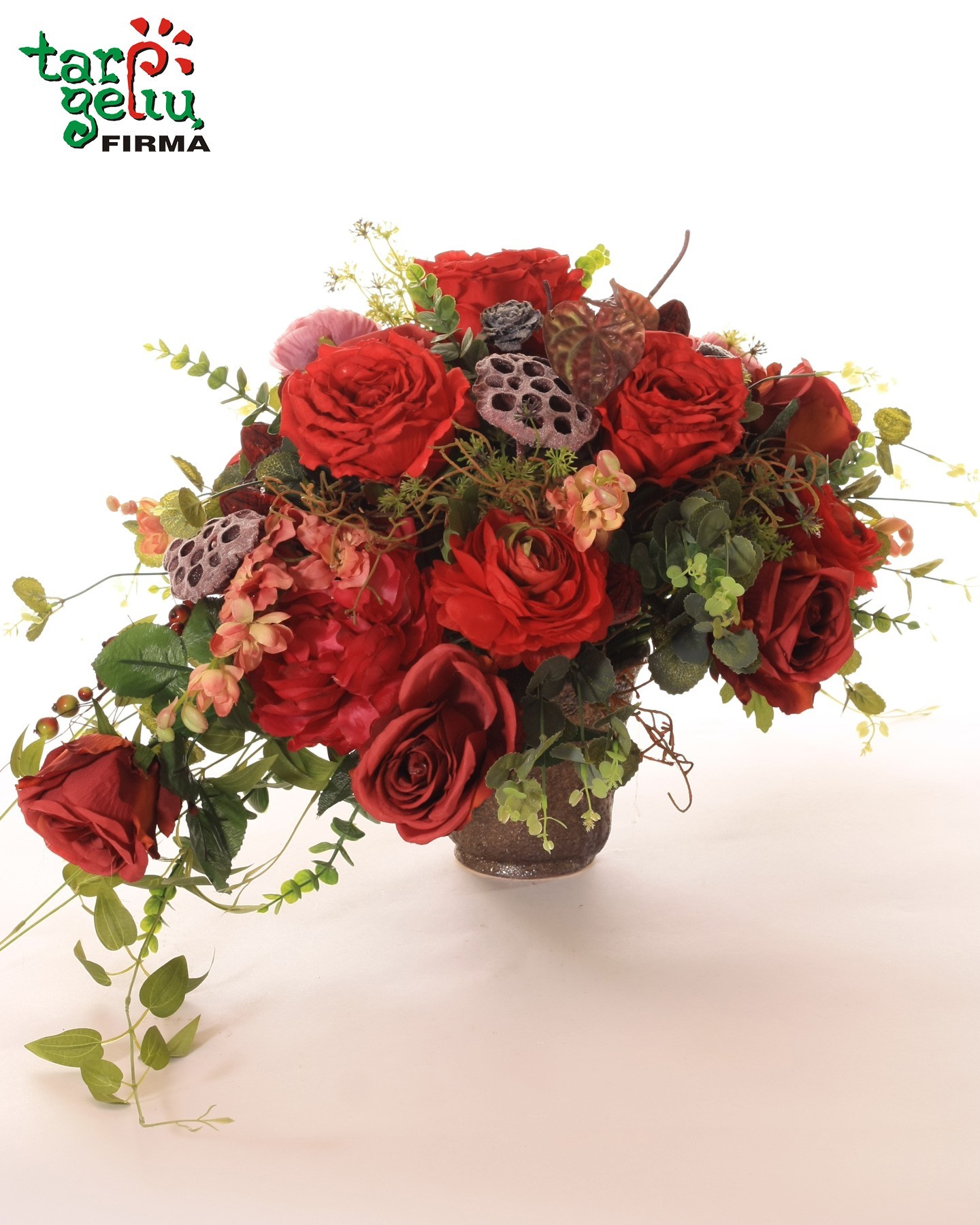 Composition of artificial flowers