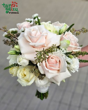 Švelni rožinė nuotakos...